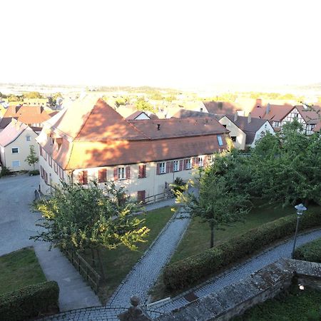 Apartmán Turmstueble Im Torhaus Von 1545 Burgbernheim Exteriér fotografie