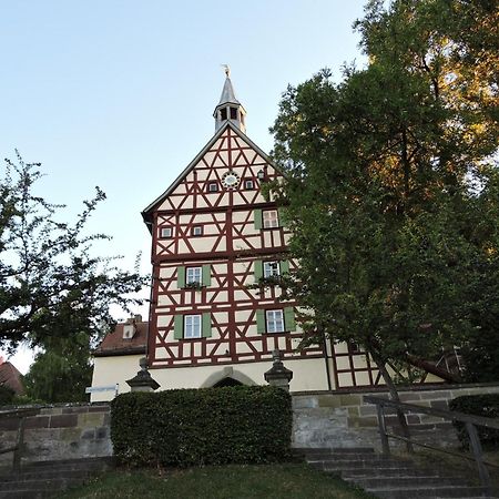 Apartmán Turmstueble Im Torhaus Von 1545 Burgbernheim Exteriér fotografie