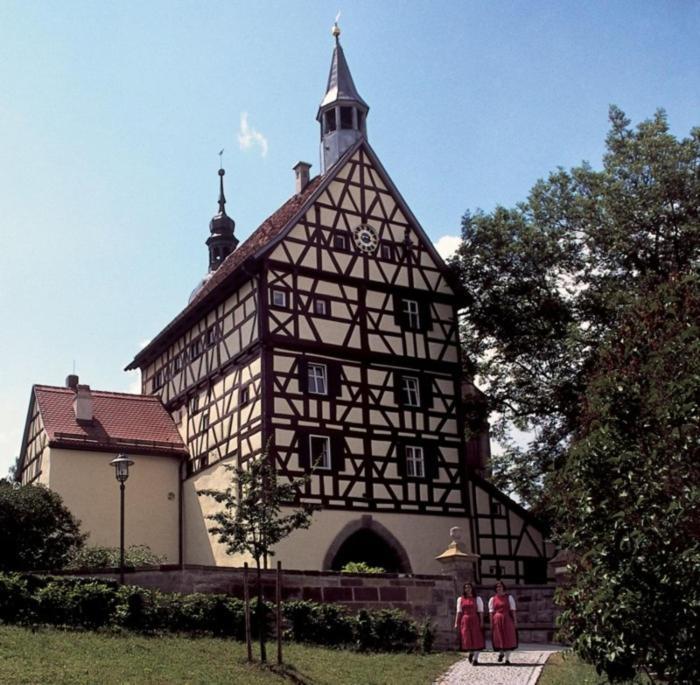 Apartmán Turmstueble Im Torhaus Von 1545 Burgbernheim Exteriér fotografie