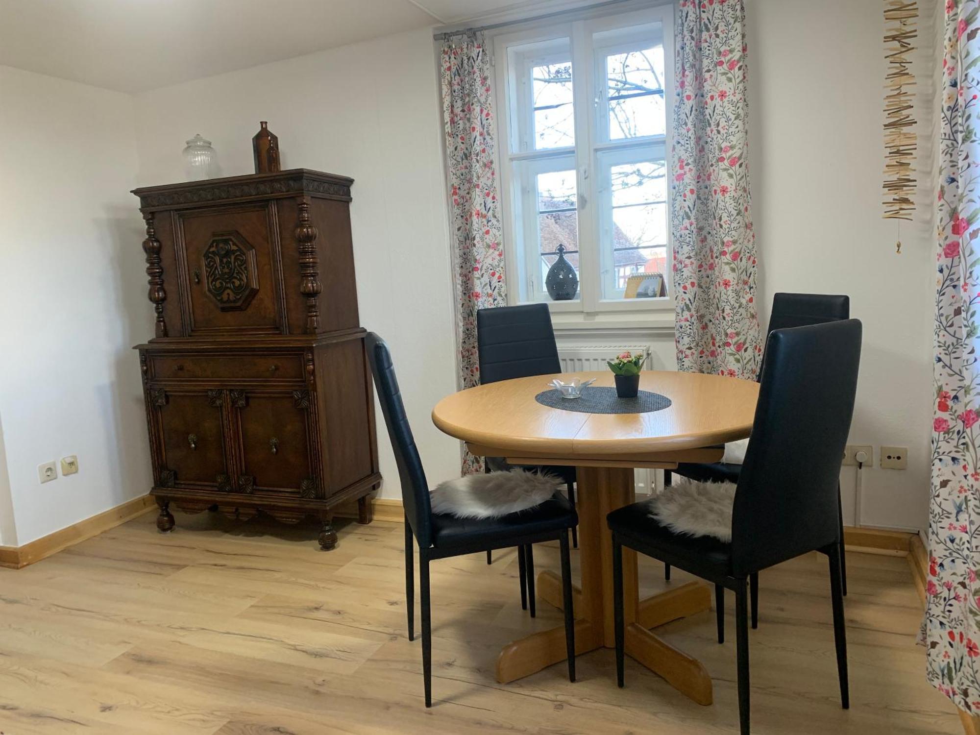 Apartmán Turmstueble Im Torhaus Von 1545 Burgbernheim Exteriér fotografie